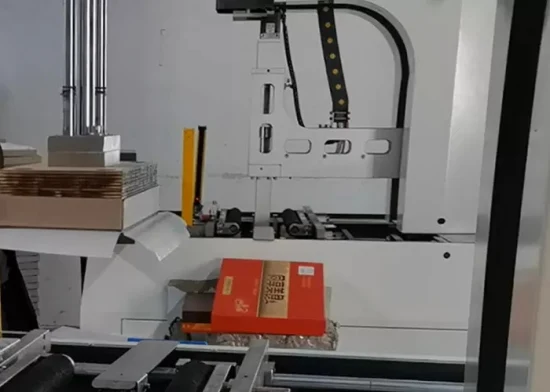  Rígido Automático.  Máquina de cajas, la máquina termina la formación de cajas en solo 3 segundos.